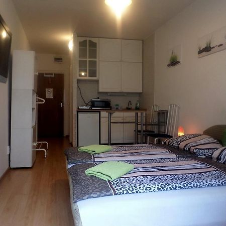 Apartments Leslie Будапеща Екстериор снимка