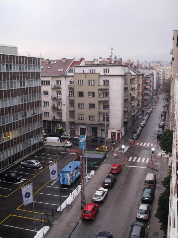 Apartments Leslie Будапеща Екстериор снимка