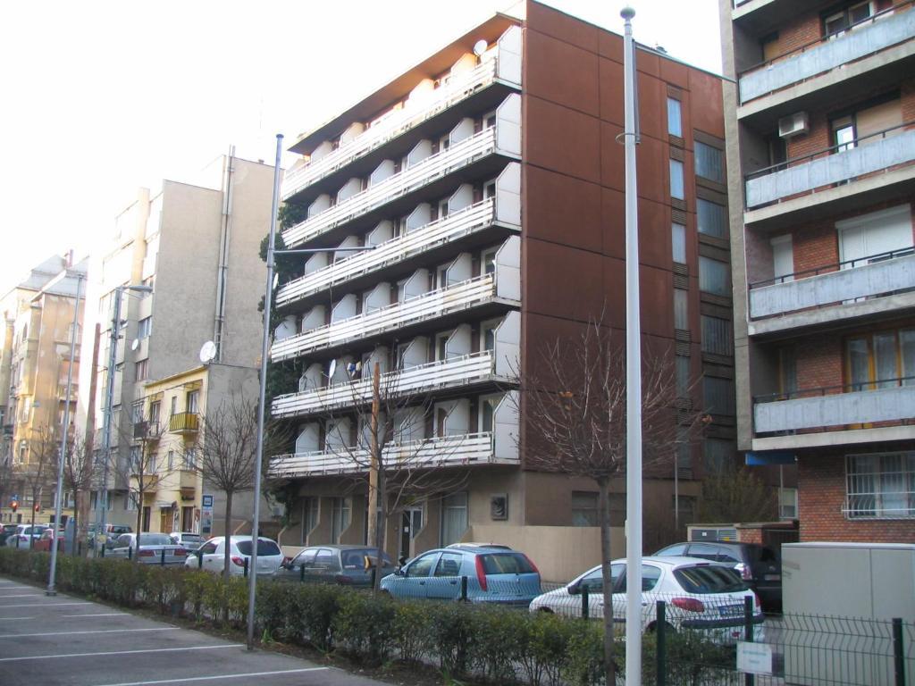 Apartments Leslie Будапеща Екстериор снимка