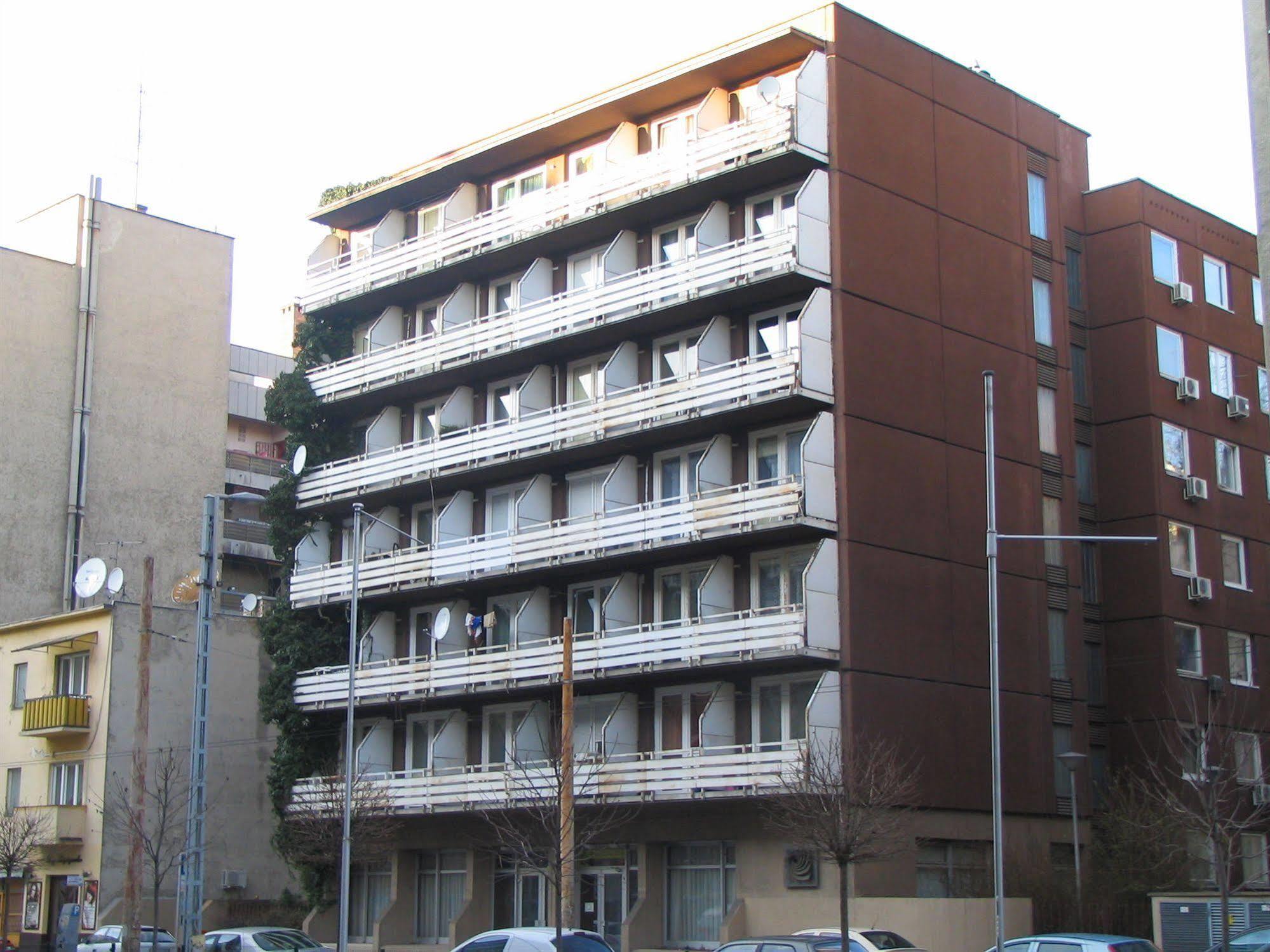 Apartments Leslie Будапеща Екстериор снимка