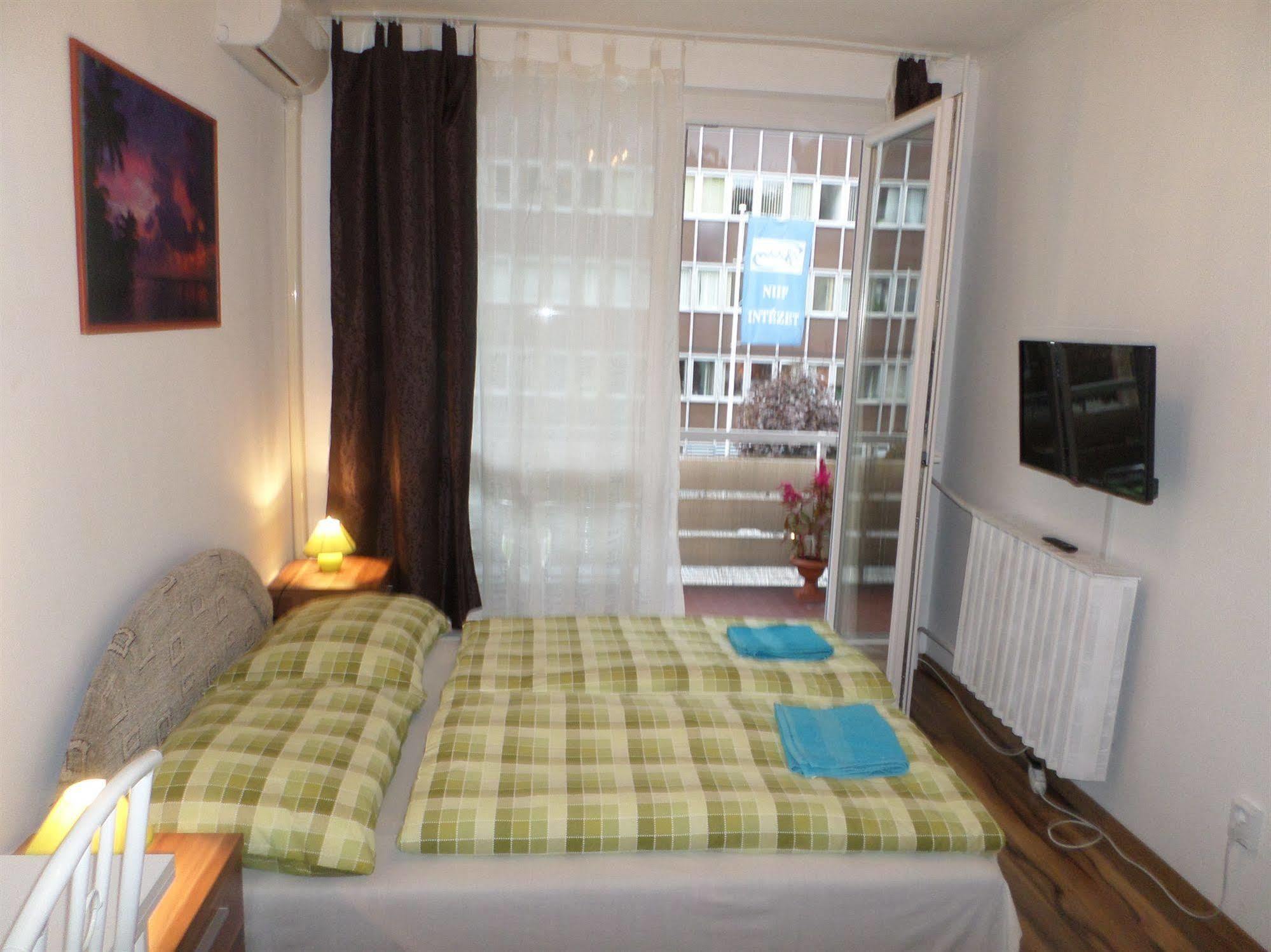 Apartments Leslie Будапеща Екстериор снимка