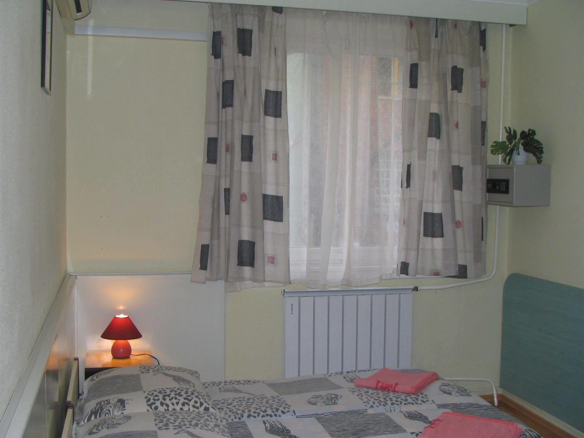 Apartments Leslie Будапеща Екстериор снимка